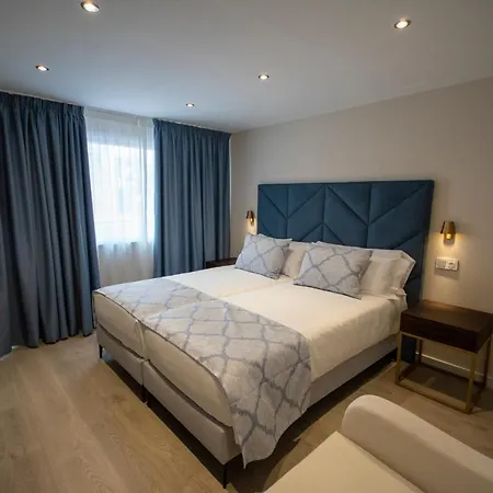 Marina Hotell 4*